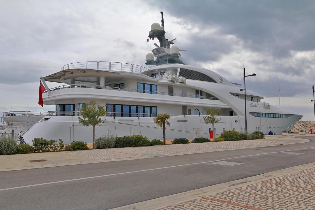 yacht marina d'arechi